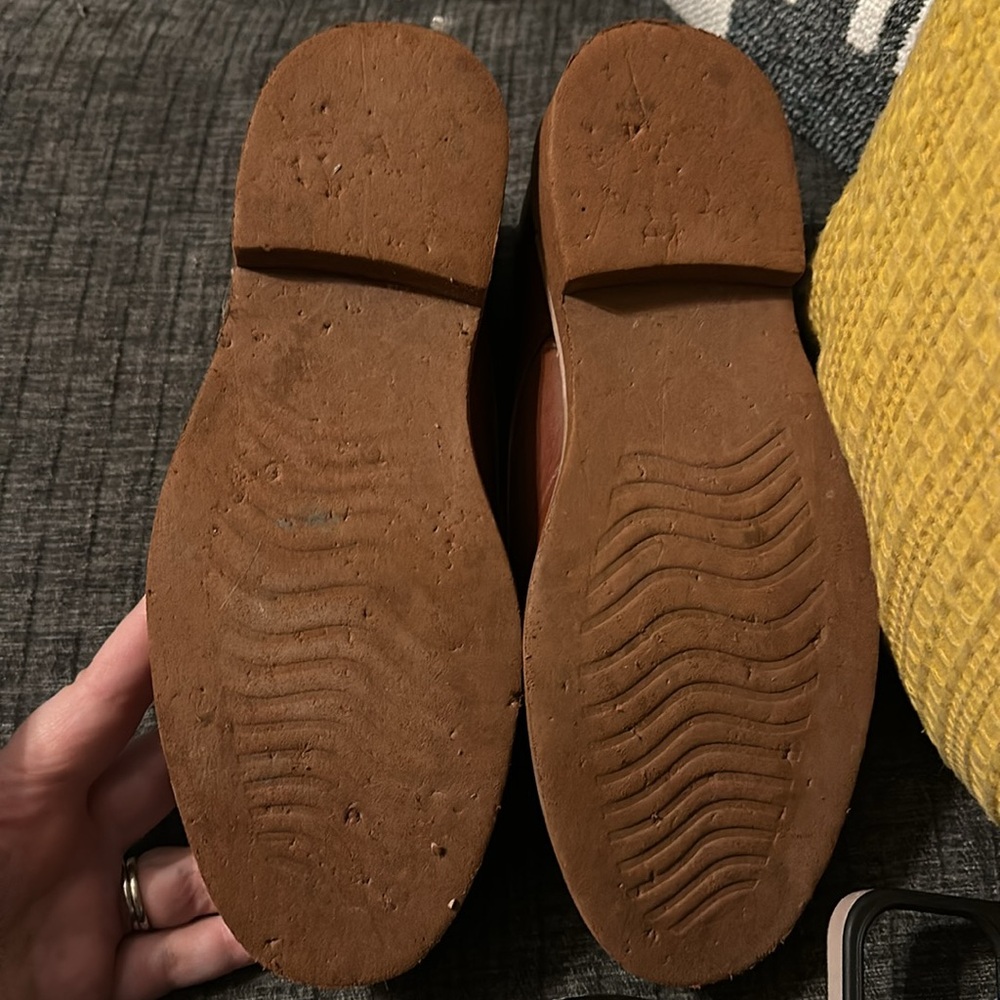 Deer Stags boys dress shoes, size 5M, in great used condition. - Picture 3 of 4